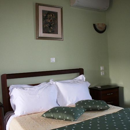 Dionysus Apartments & Suites Ierissos Chambre photo