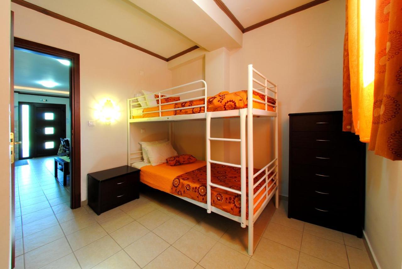 Dionysus Apartments & Suites Ierissos Chambre photo