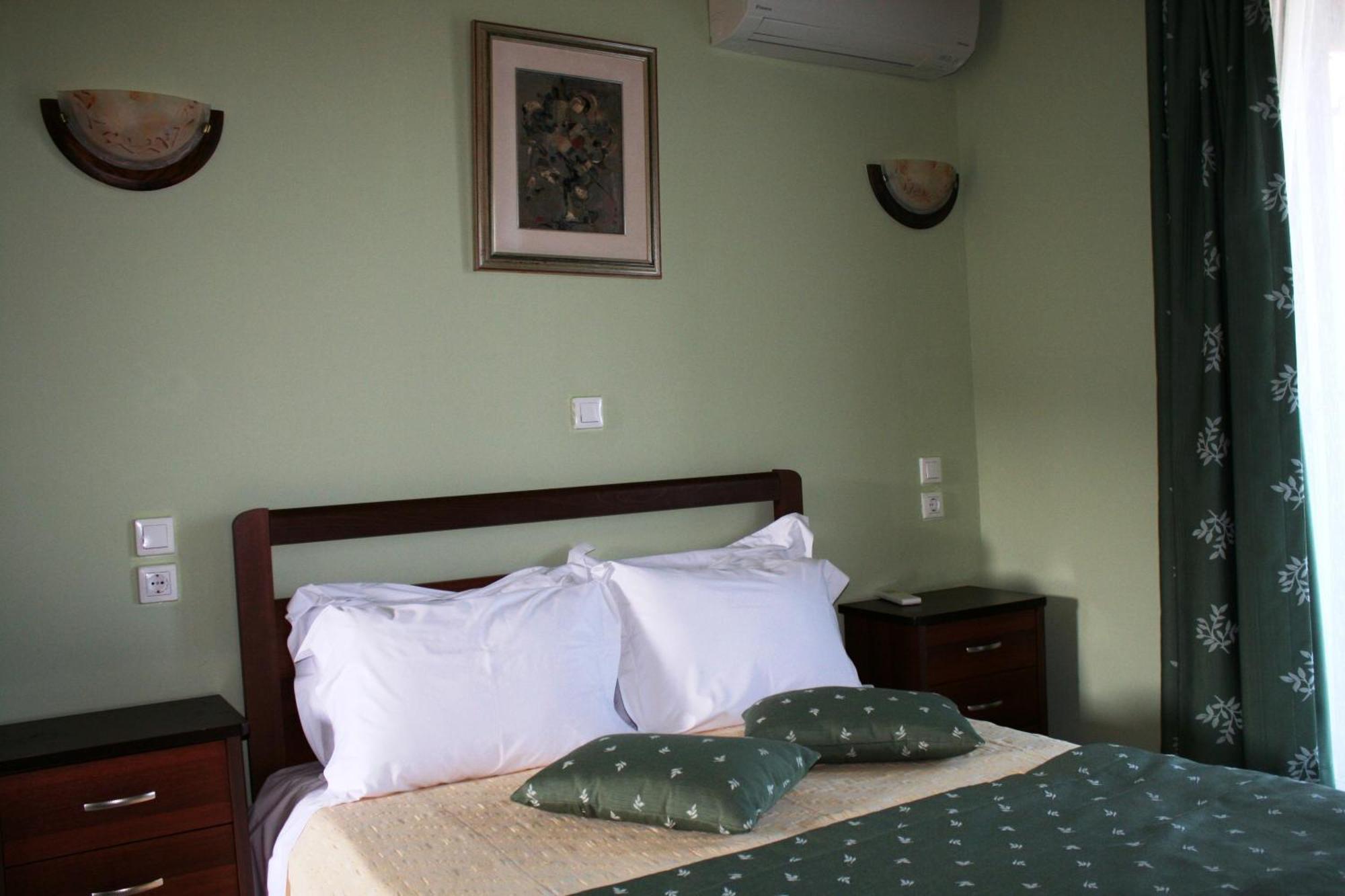 Dionysus Apartments & Suites Ierissos Chambre photo